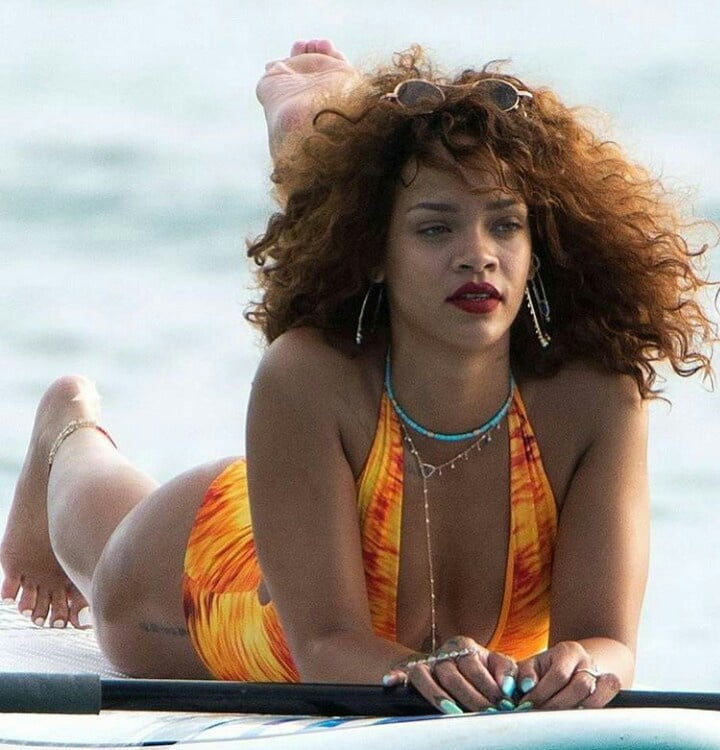 Jerkoff over Thick Rihanna whore #94658846