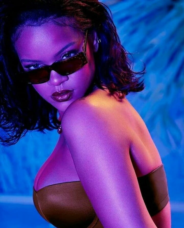 Jerkoff su rihanna puttana spessa
 #94658849