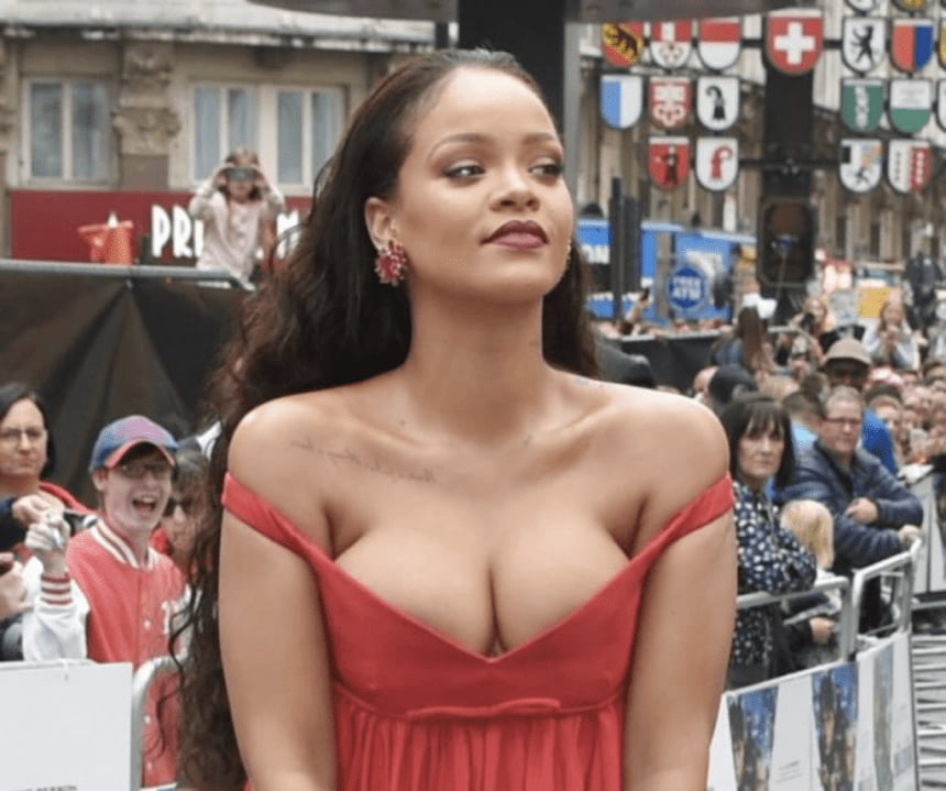 Jerkoff sobre puta gruesa rihanna
 #94658888