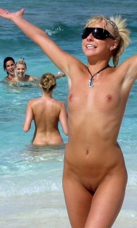 Mujeres mojadas 5
 #102105958