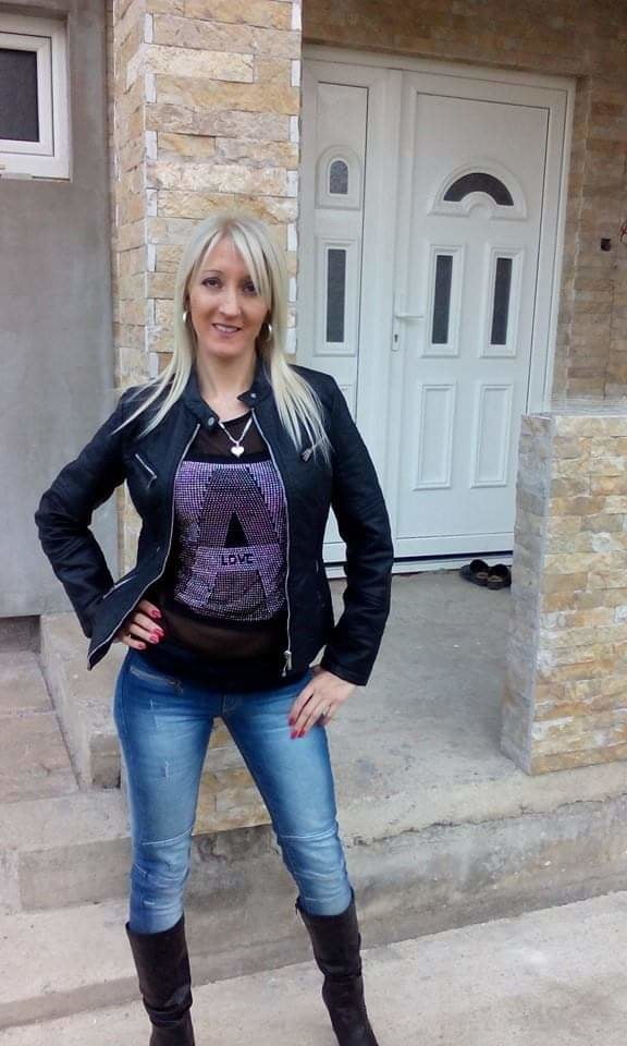 Milfs caliente iii
 #94140993