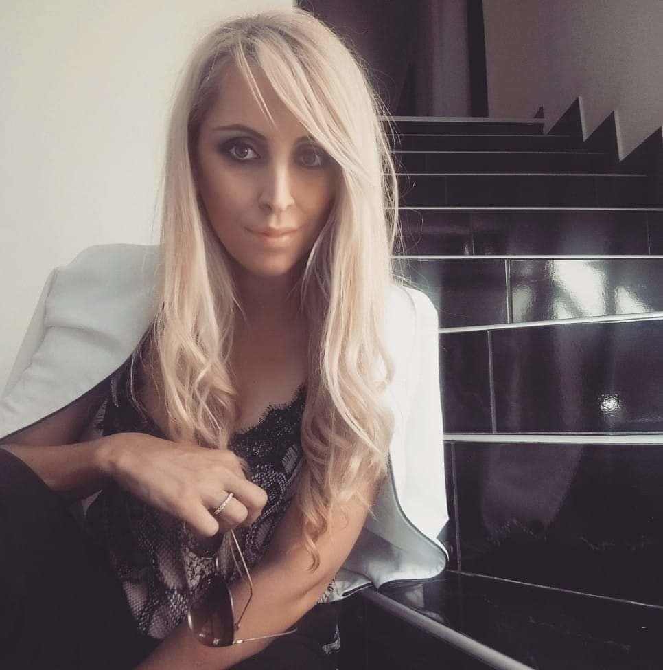 Milfs caliente iii
 #94141063