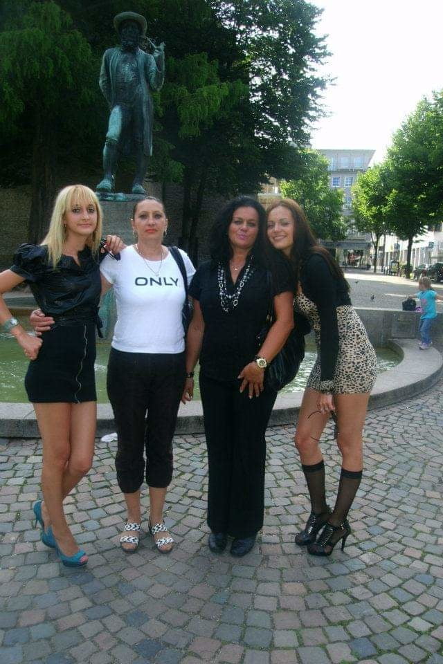 Milfs caliente iii
 #94141074