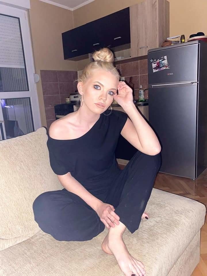 Milfs caliente iii
 #94141124