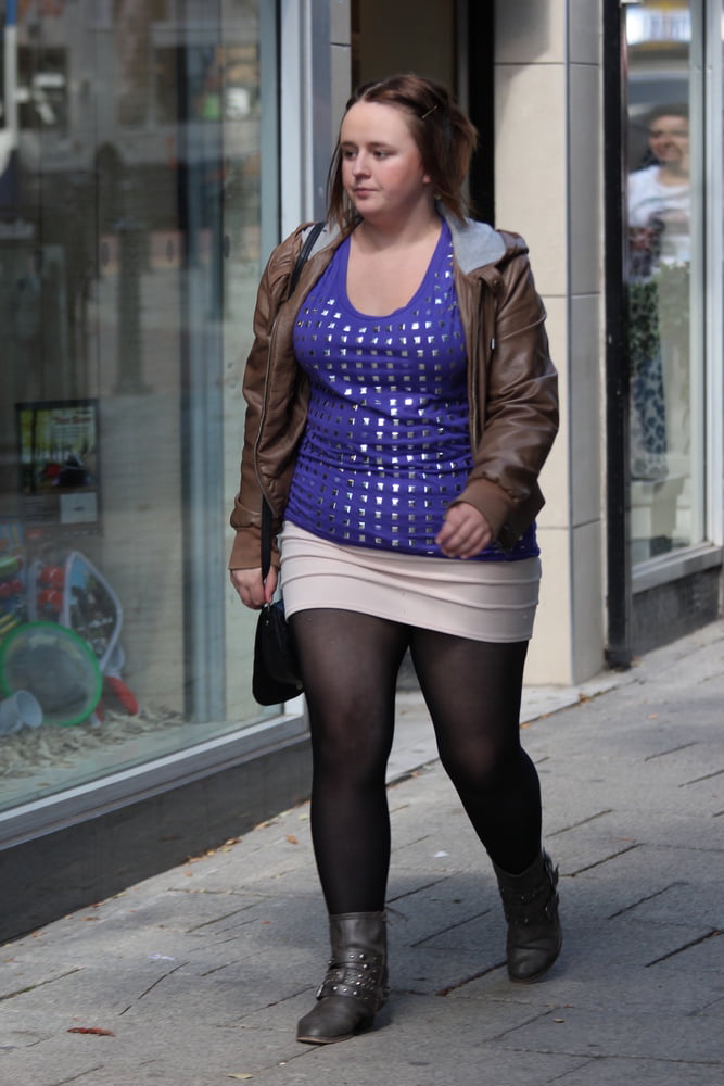 Muslos llenos en el mini 1523
 #91413526