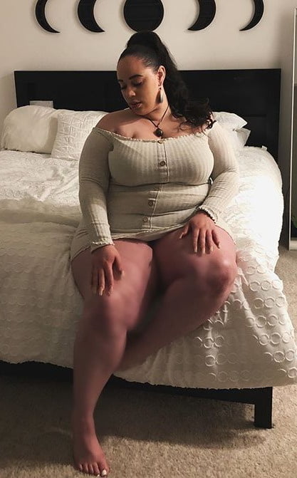 Muslos llenos en el mini 1523
 #91413528