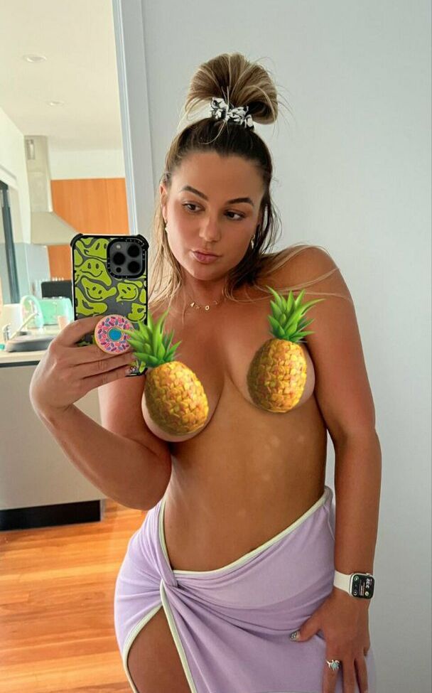 Karina Irby desnuda #108729774