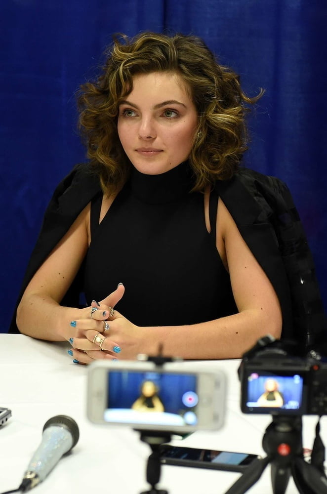 Camren Bicondova hot pics #105287969