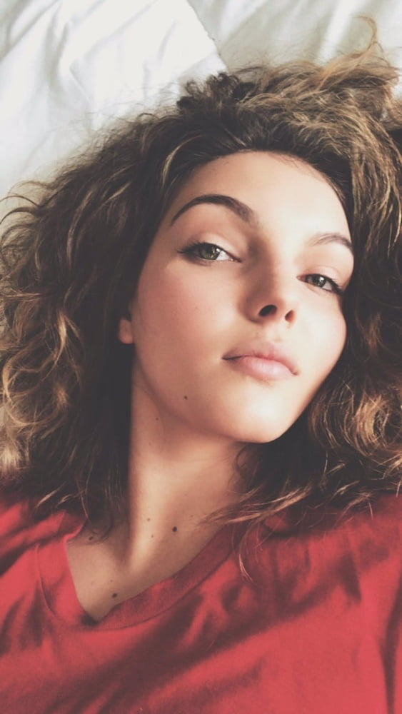 Camren Bicondova hot pics #105288110