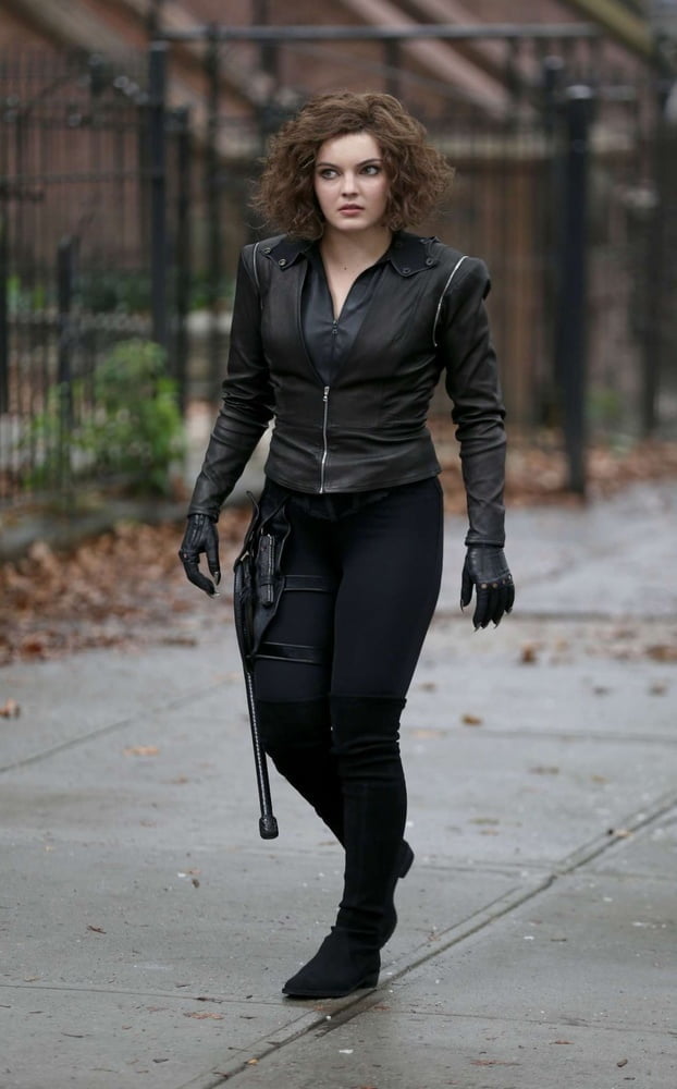 Camren Bicondova hot pics #105288140