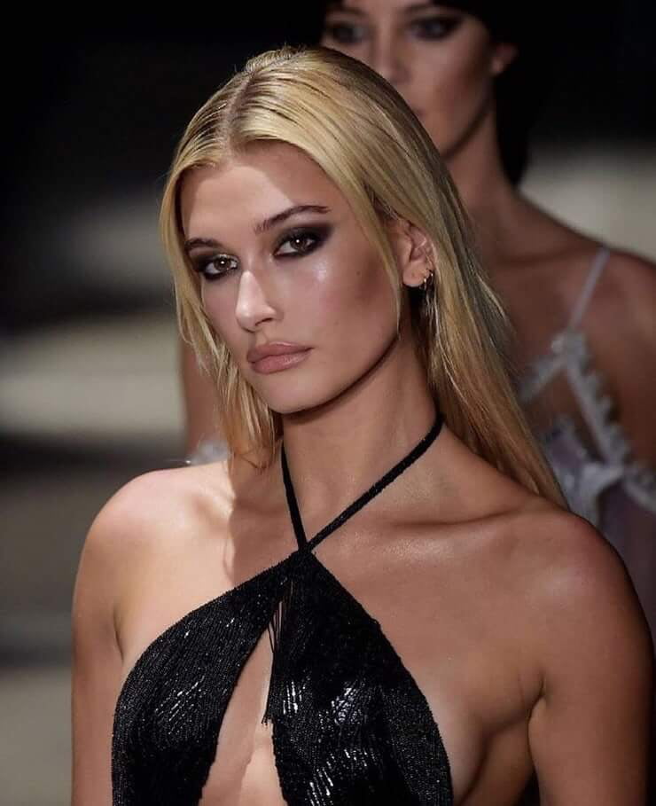 Hailey baldwin
 #103685618