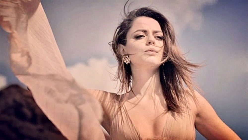 Annalisa scarrone
 #96294526