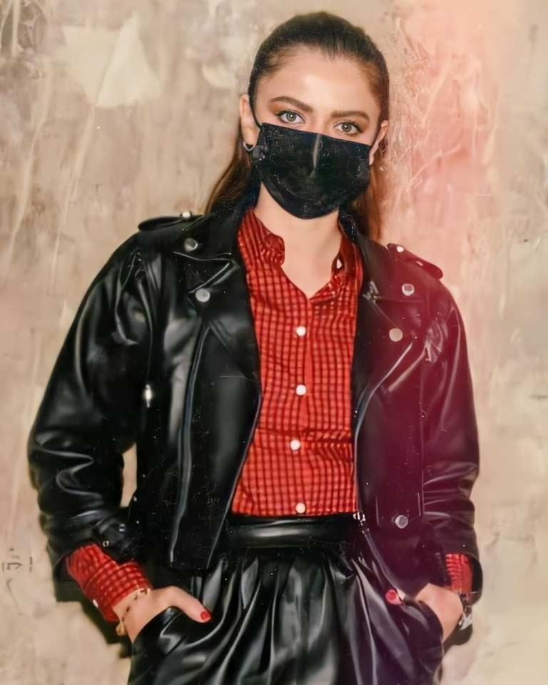 Annalisa scarrone
 #96294600