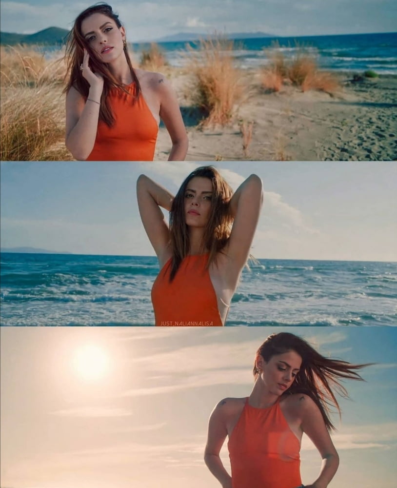 Annalisa scarrone
 #96294703