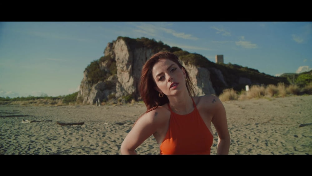 Annalisa scarrone
 #96294714