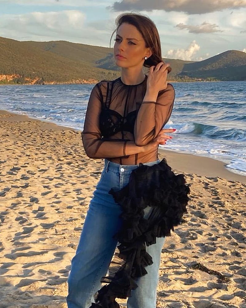 Annalisa scarrone
 #96294725