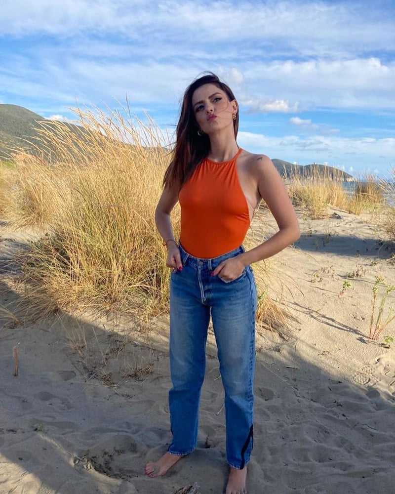 Annalisa scarrone
 #96294732