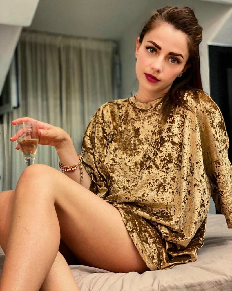 Annalisa scarrone
 #96294846