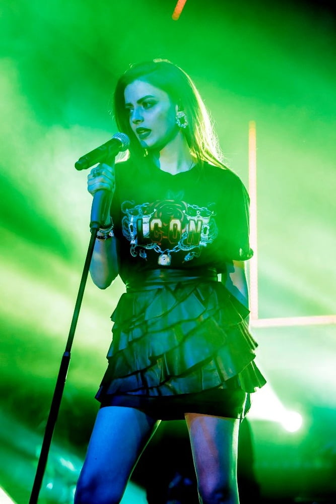 Annalisa scarrone
 #96294890