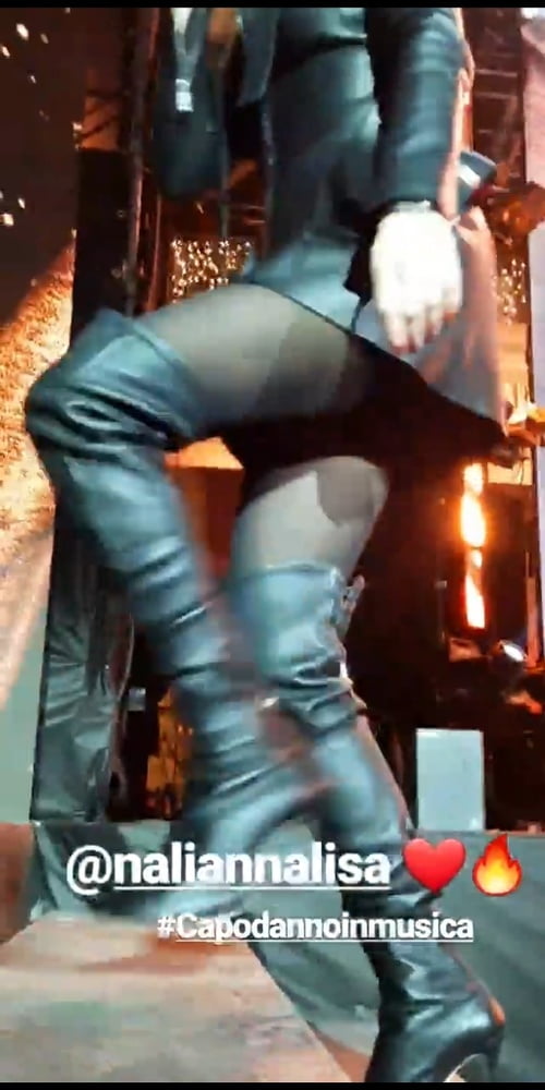 Annalisa scarrone
 #96294906