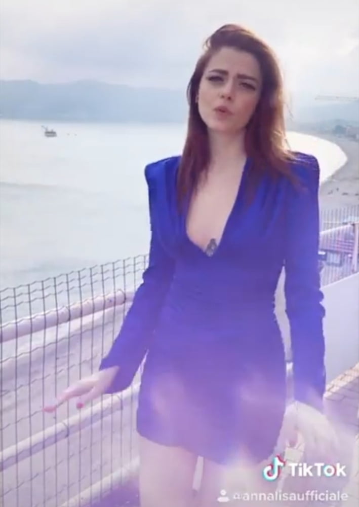 Annalisa scarrone
 #96294973