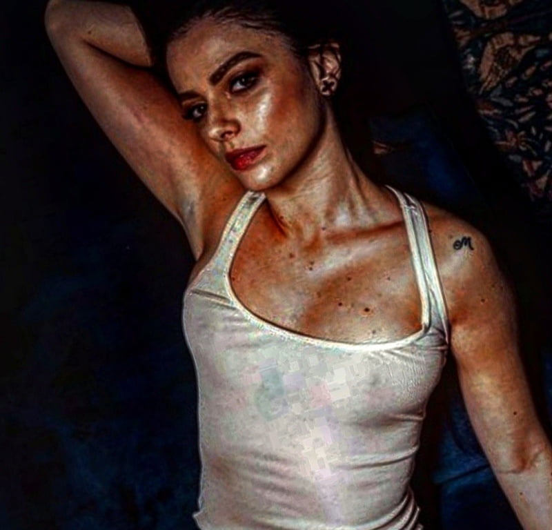 Annalisa scarrone
 #96295025