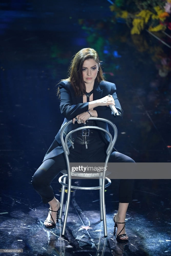 Annalisa scarrone
 #96295040