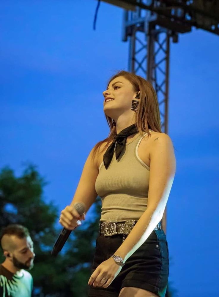 Annalisa scarrone
 #96295049