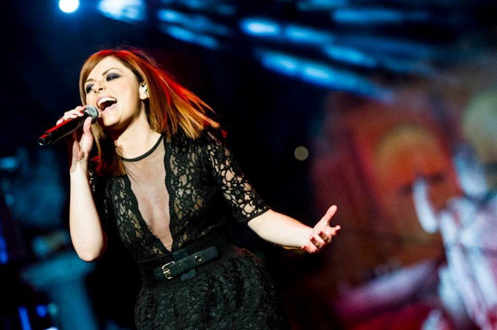 Annalisa scarrone
 #96295122