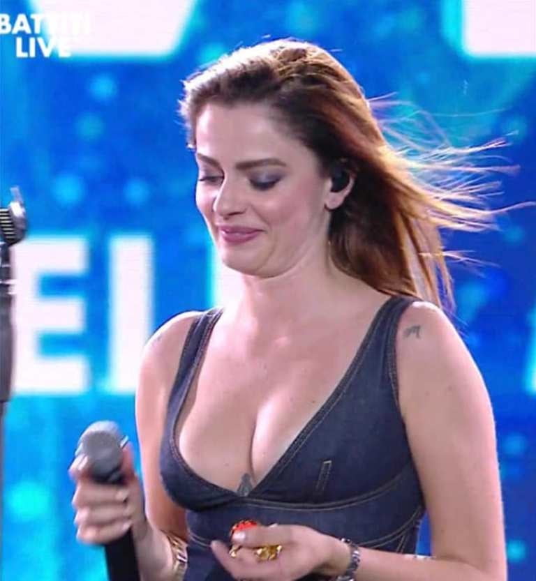 Annalisa scarrone
 #96295138