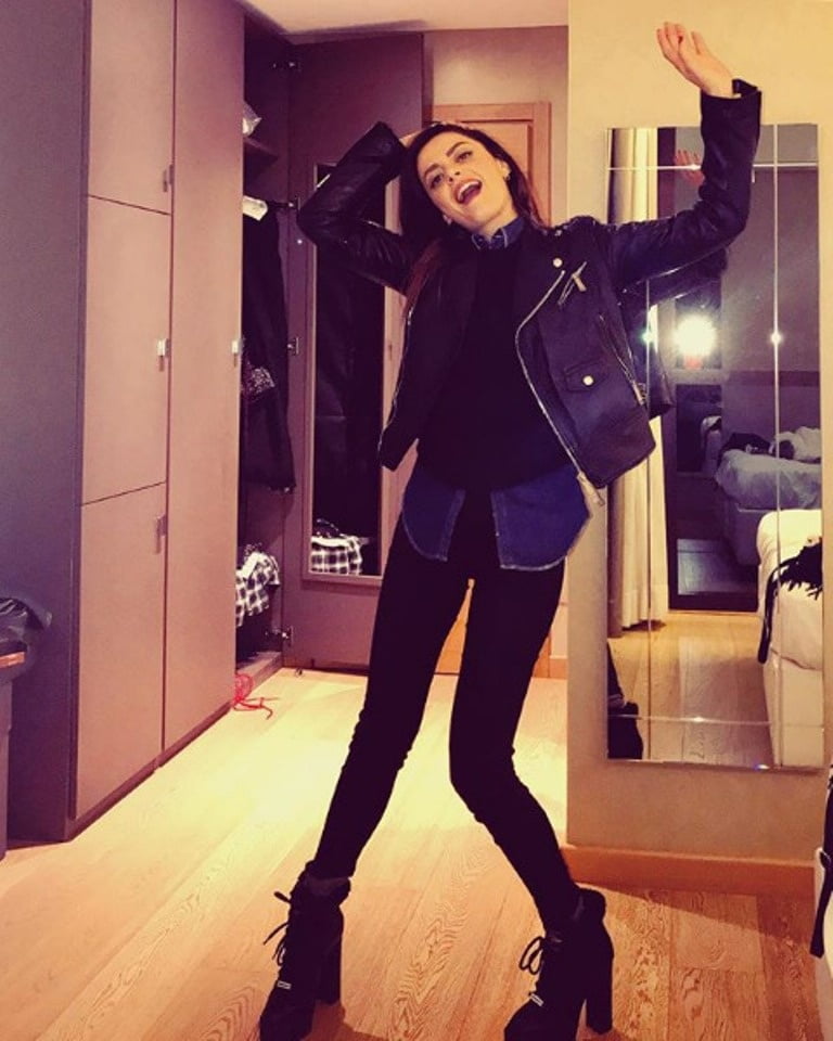 Annalisa scarrone
 #96295399