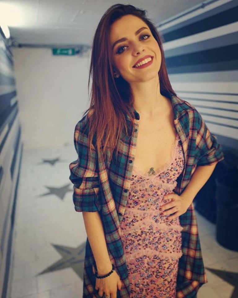 Annalisa scarrone
 #96295407