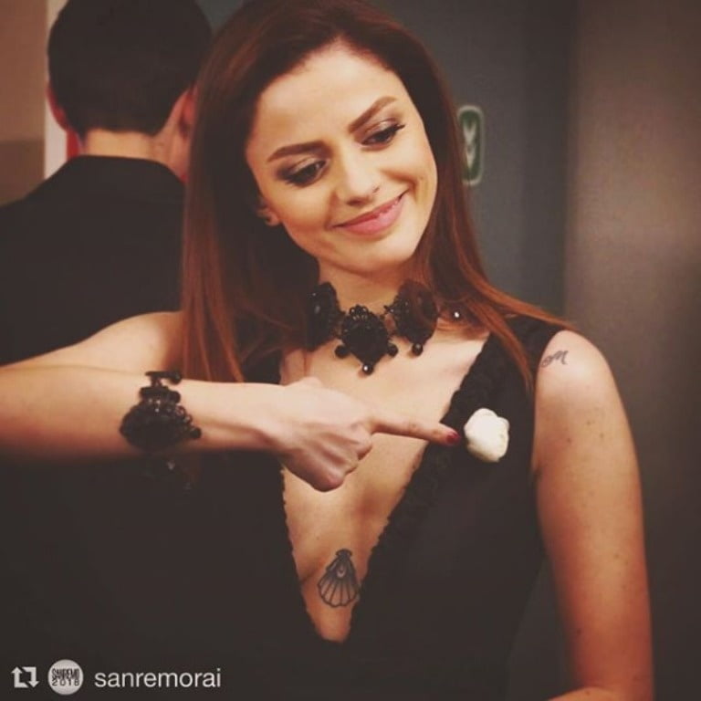 Annalisa scarrone
 #96295417