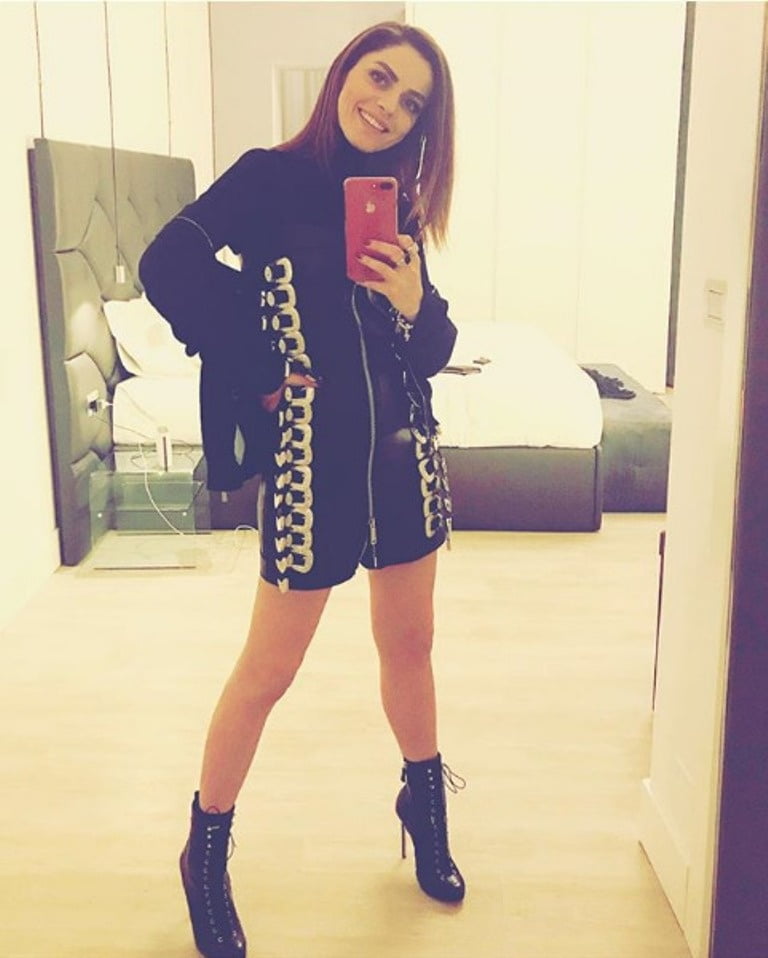 Annalisa scarrone
 #96295421