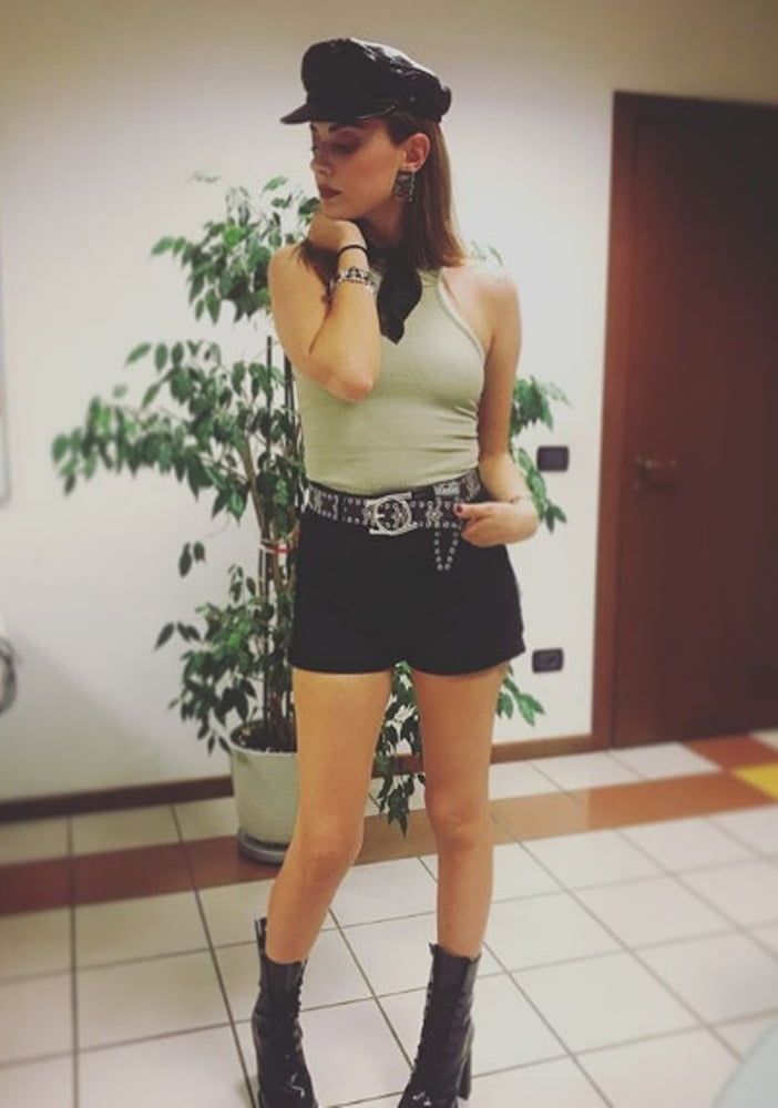 Annalisa scarrone
 #96295448