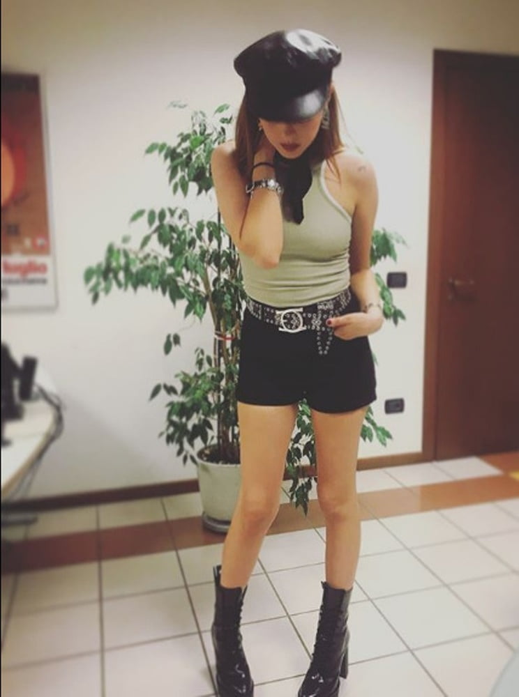 Annalisa scarrone
 #96295450