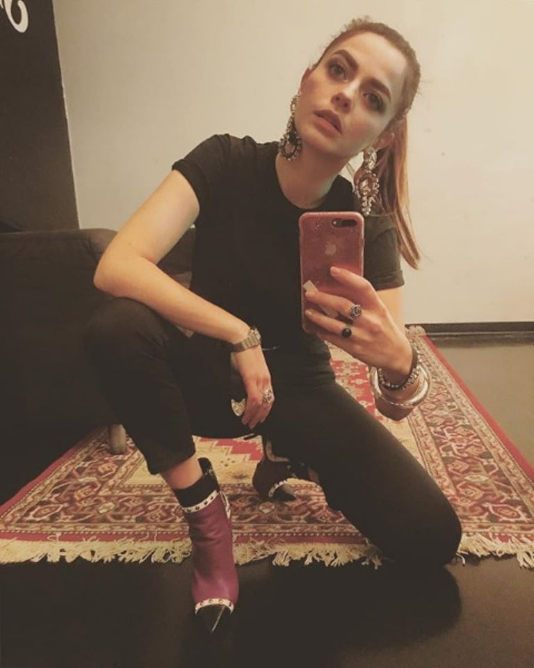 Annalisa scarrone
 #96295524