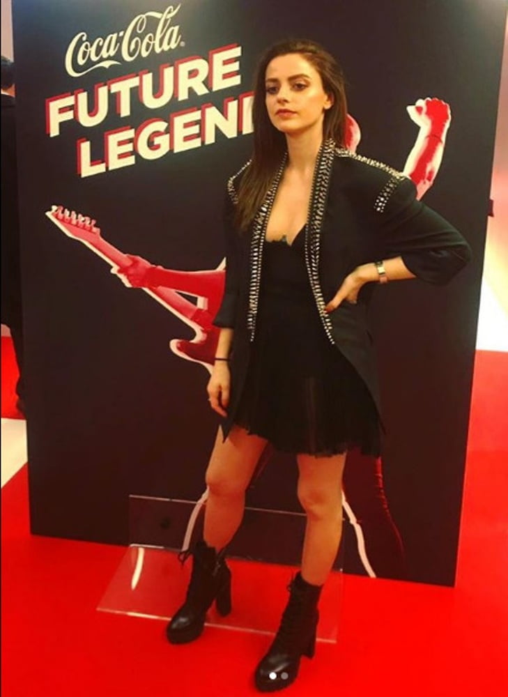 Annalisa scarrone
 #96295539