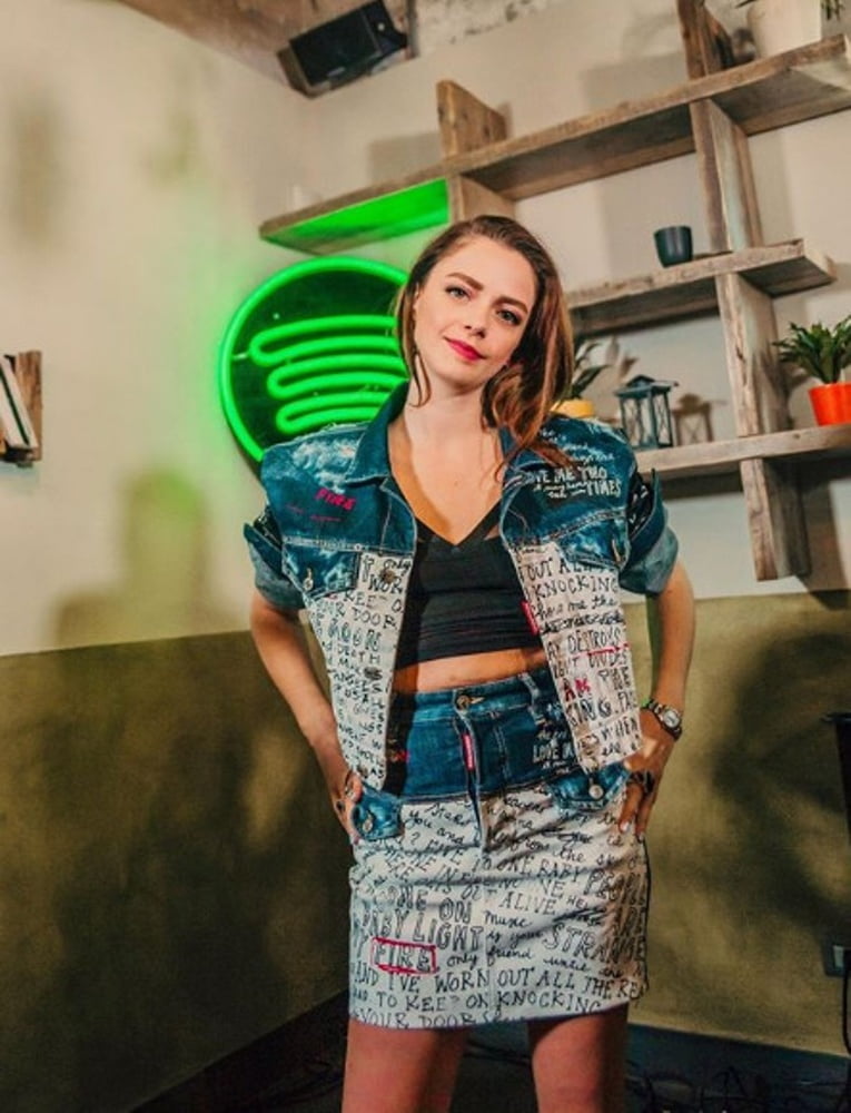 Annalisa scarrone
 #96295612