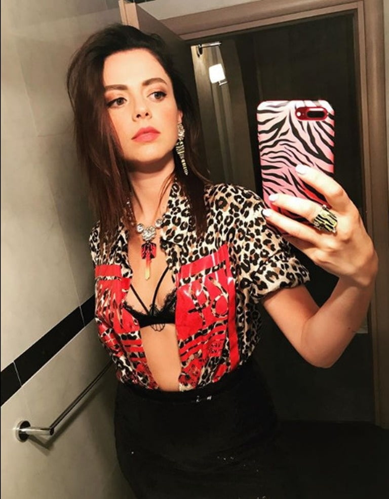 Annalisa scarrone
 #96295616