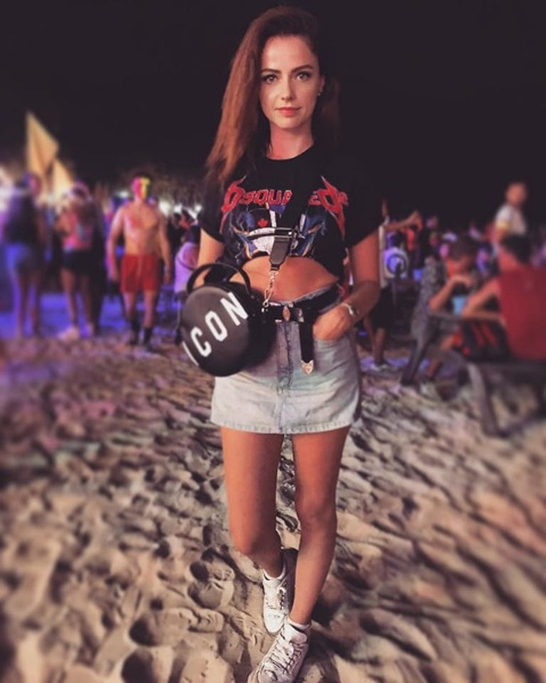 Annalisa scarrone
 #96295639