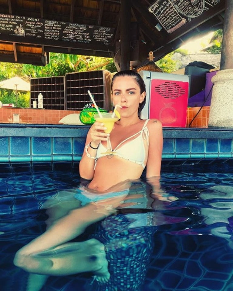 Annalisa scarrone
 #96295653