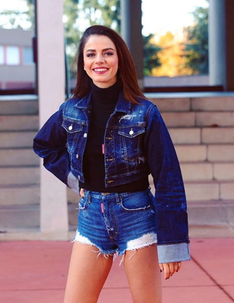 Annalisa scarrone
 #96295682