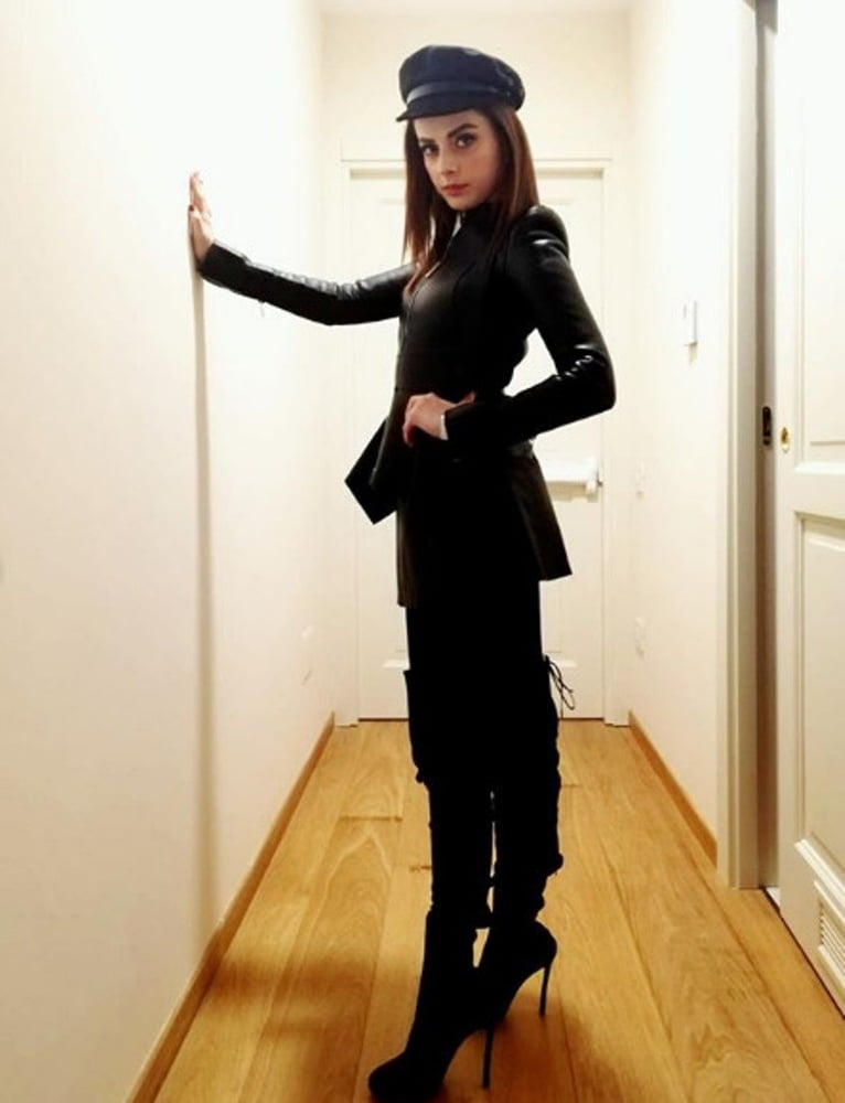 Annalisa scarrone
 #96295689