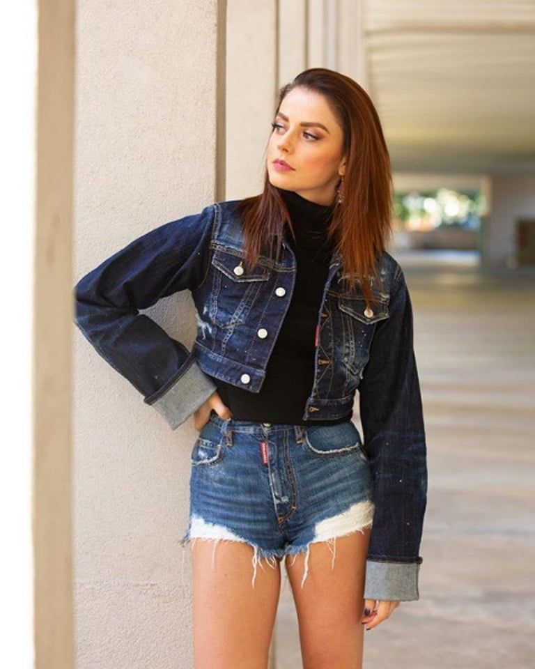 Annalisa scarrone
 #96295693