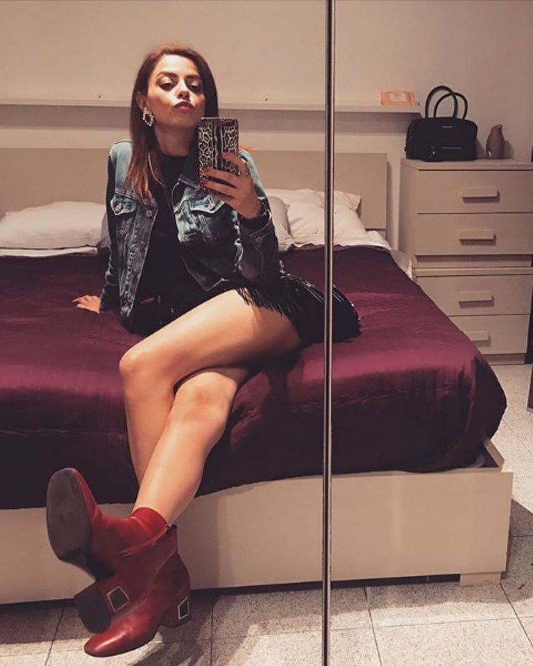 Annalisa scarrone
 #96295701