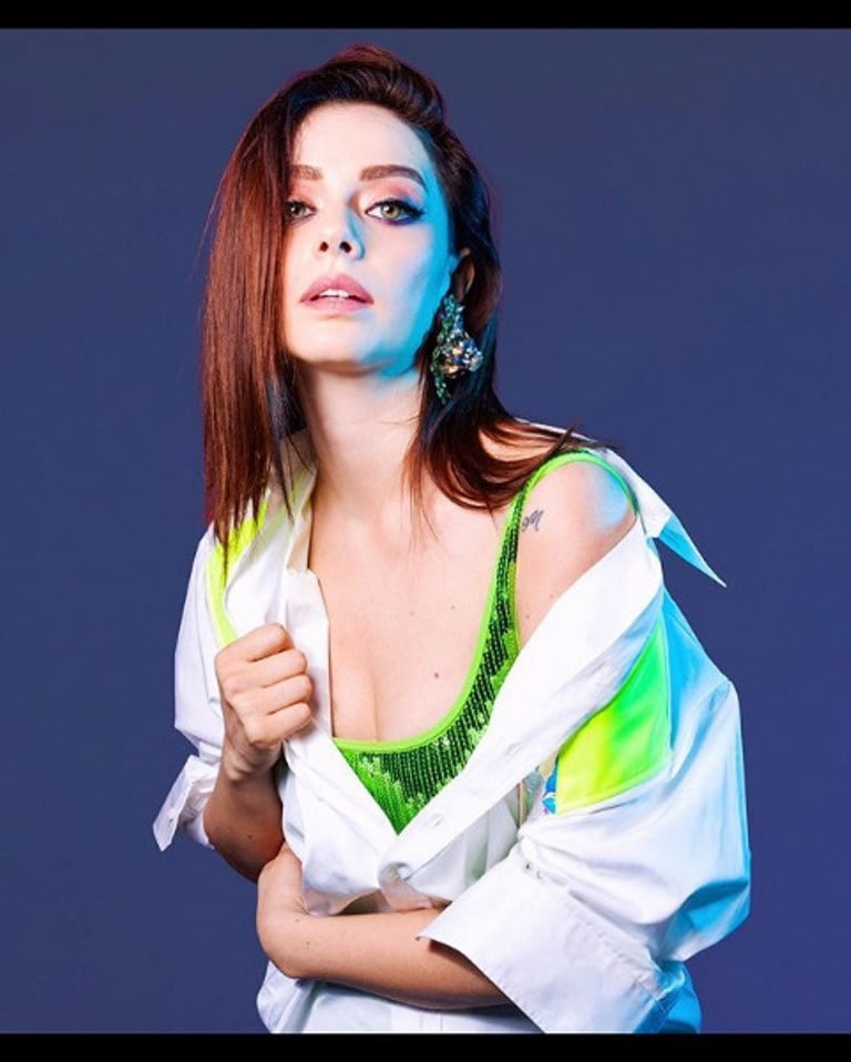 Annalisa scarrone
 #96295708