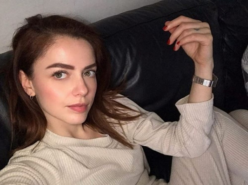 Annalisa scarrone
 #96295716