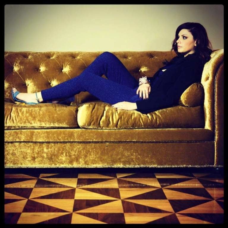 Annalisa scarrone
 #96295720