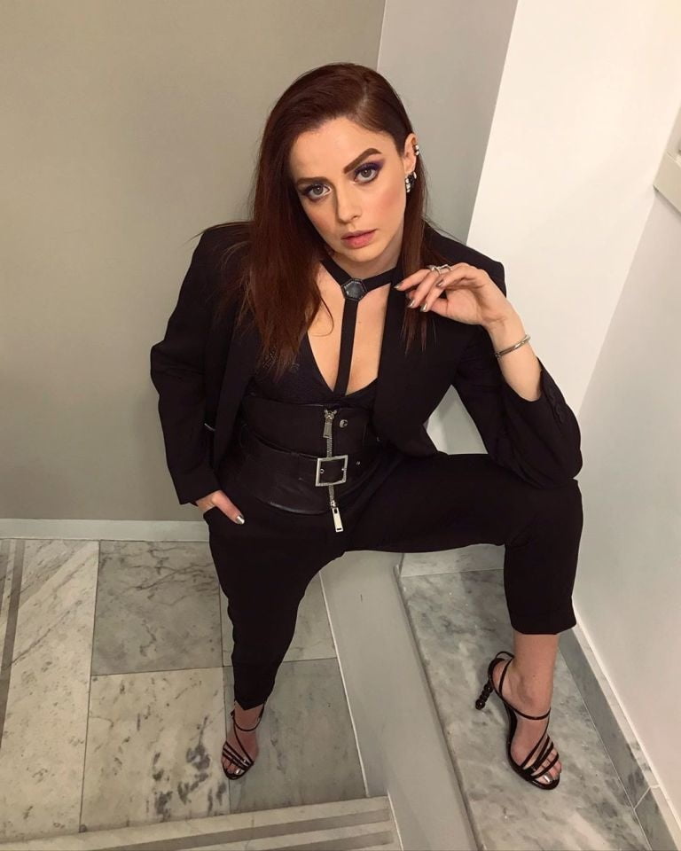 Annalisa scarrone
 #96295791